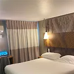 Hotel Ibis Lyon Sud Sur Rhône 3*