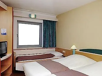 Ibis Lyon Sud Sur Rhône Hotel 3*