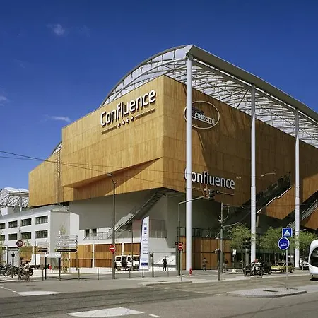 מלון Ibis Lyon Sud Sur Rhone 3*
