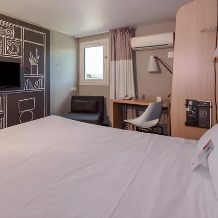 Ibis Lyon Sud Sur Rhône 3*