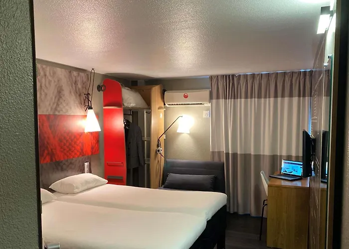 Hotel Ibis Lyon Sud Sur Rhône 3*