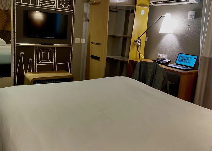 Hotel Ibis Lyon Sud Sur Rhône 3*