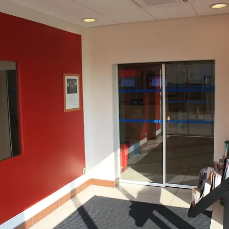 Hotel Ibis Lyon Sud Sur Rhone 3*