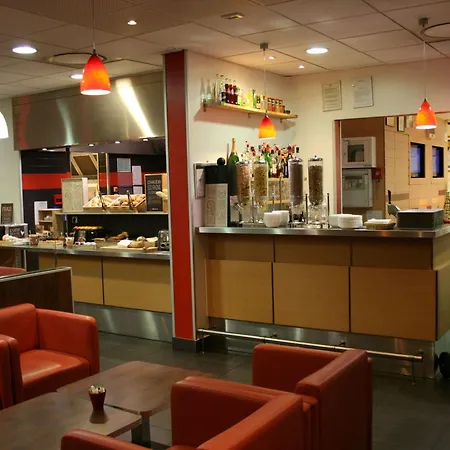 Hotel Ibis Lyon Sud Sur Rhone 3*