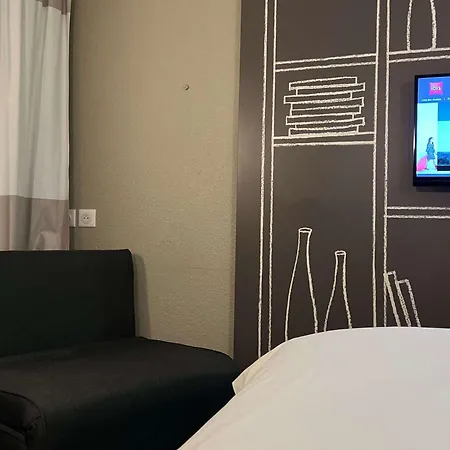 Ibis Lyon Sud Sur Rhone Hotel 3*