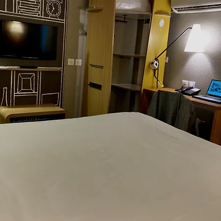 מלון Ibis Lyon Sud Sur Rhone 3*
