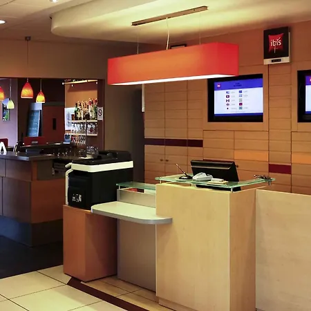 Ibis Lyon Sud Sur Rhône 3*