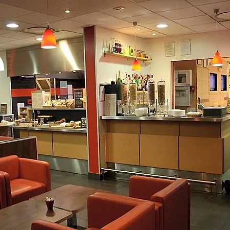 Ibis Lyon Sud Sur Rhone Hotel 3*