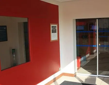 Hotel Ibis Lyon Sud Sur Rhone 3*