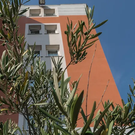 Hotel Ibis Lyon Sud Sur Rhone 3*