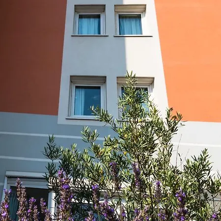 Hotel Ibis Lyon Sud Sur Rhone 3*